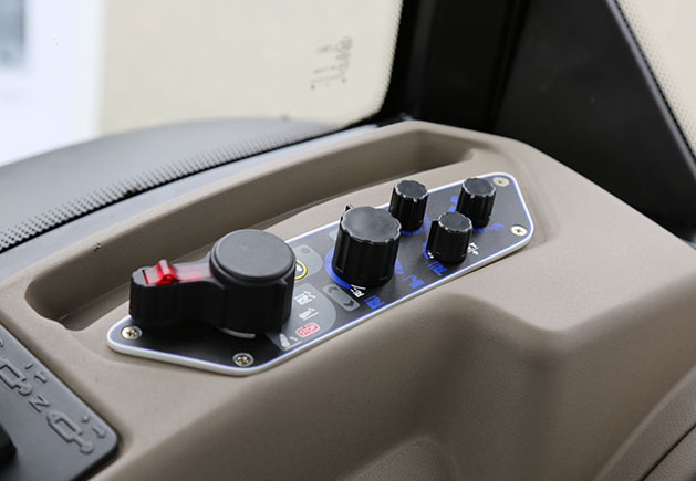 LOVOL Traktor F4100 - Detail LOVOL Traktor F4100 - Detail