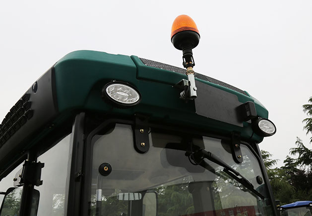 LOVOL Traktor F4100 - Detail LOVOL Traktor F4100 - Detail