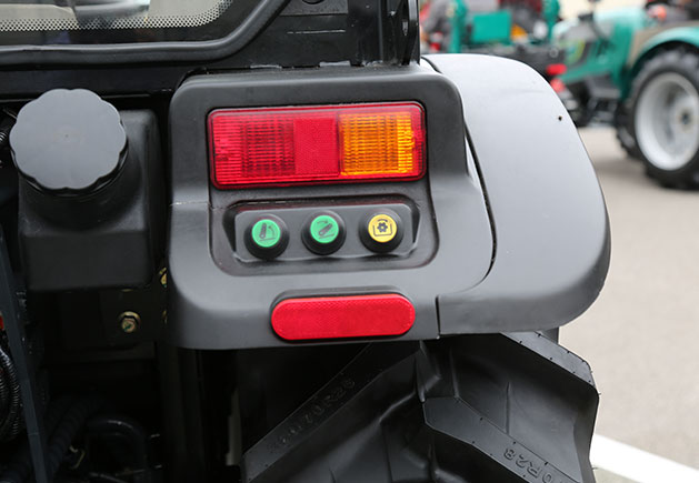 LOVOL Traktor F4100 - Detail LOVOL Traktor F4100 - Detail